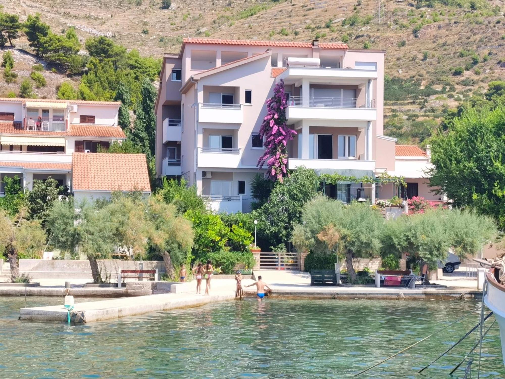 Beach House - Apartments Ana Дуче Екстер'єр фото